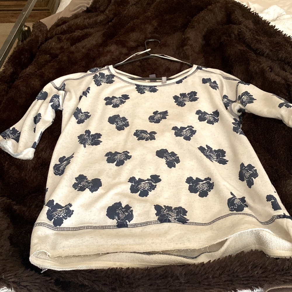 A pea in the pod maternity blouse